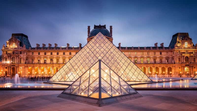 Лувр Париж фото