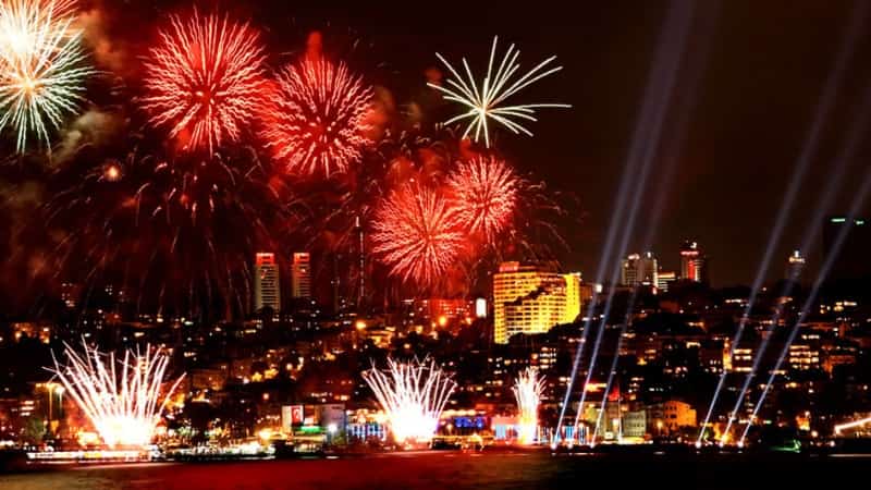 Новогодний салют в Турции