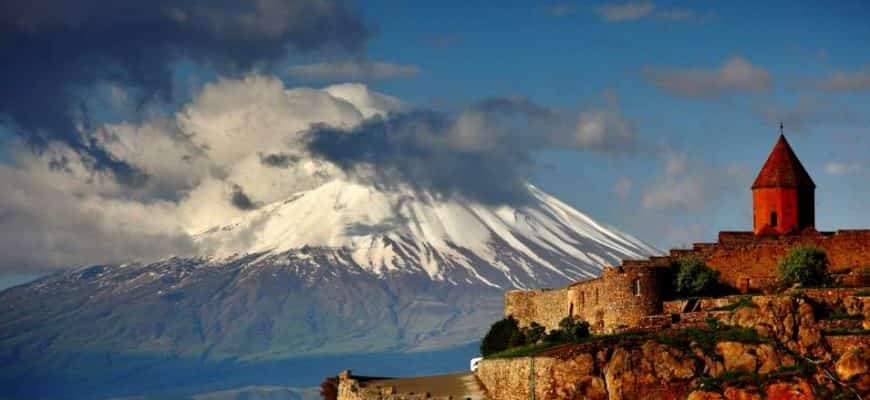 Едем в Ереван: что нужно знать об условиях въезда в страну