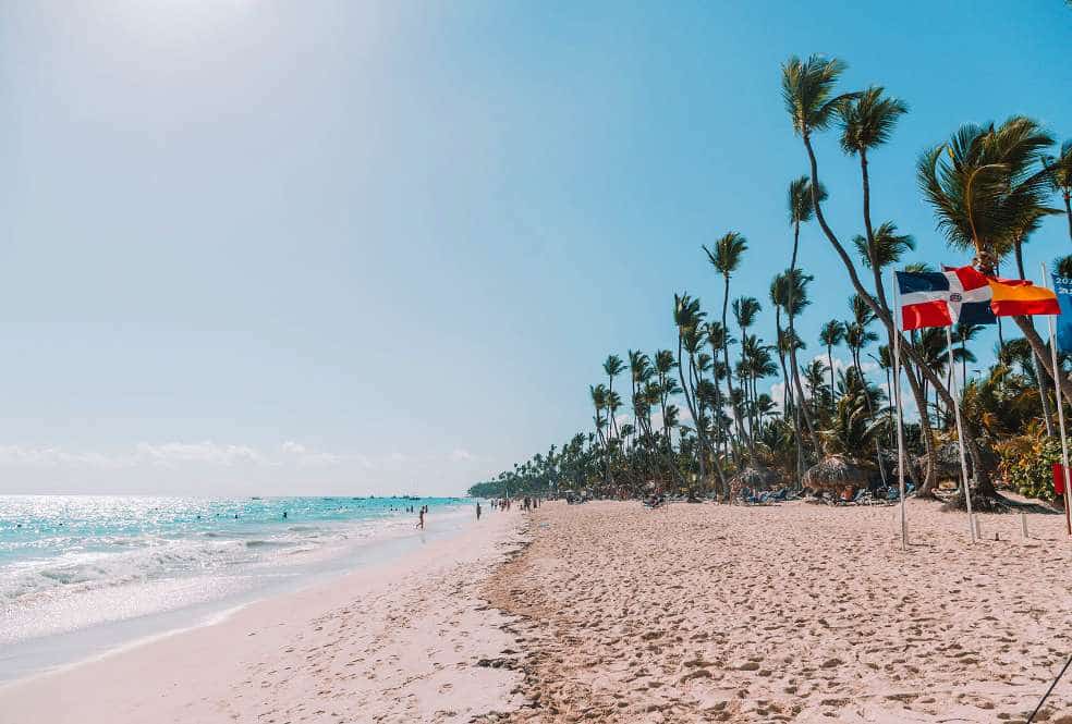 Отдых в Доминикане летом 2023: погода, какой курорт выбрать и стоит ли ехать?