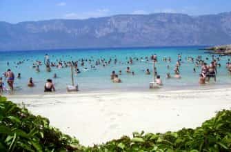 3 страны с красивыми пляжами для недорогого отдыха летом 2024